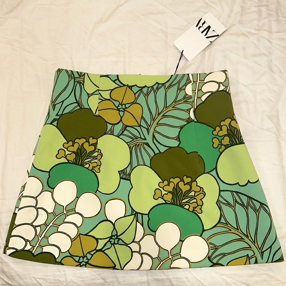 Zara floral skirt size medium